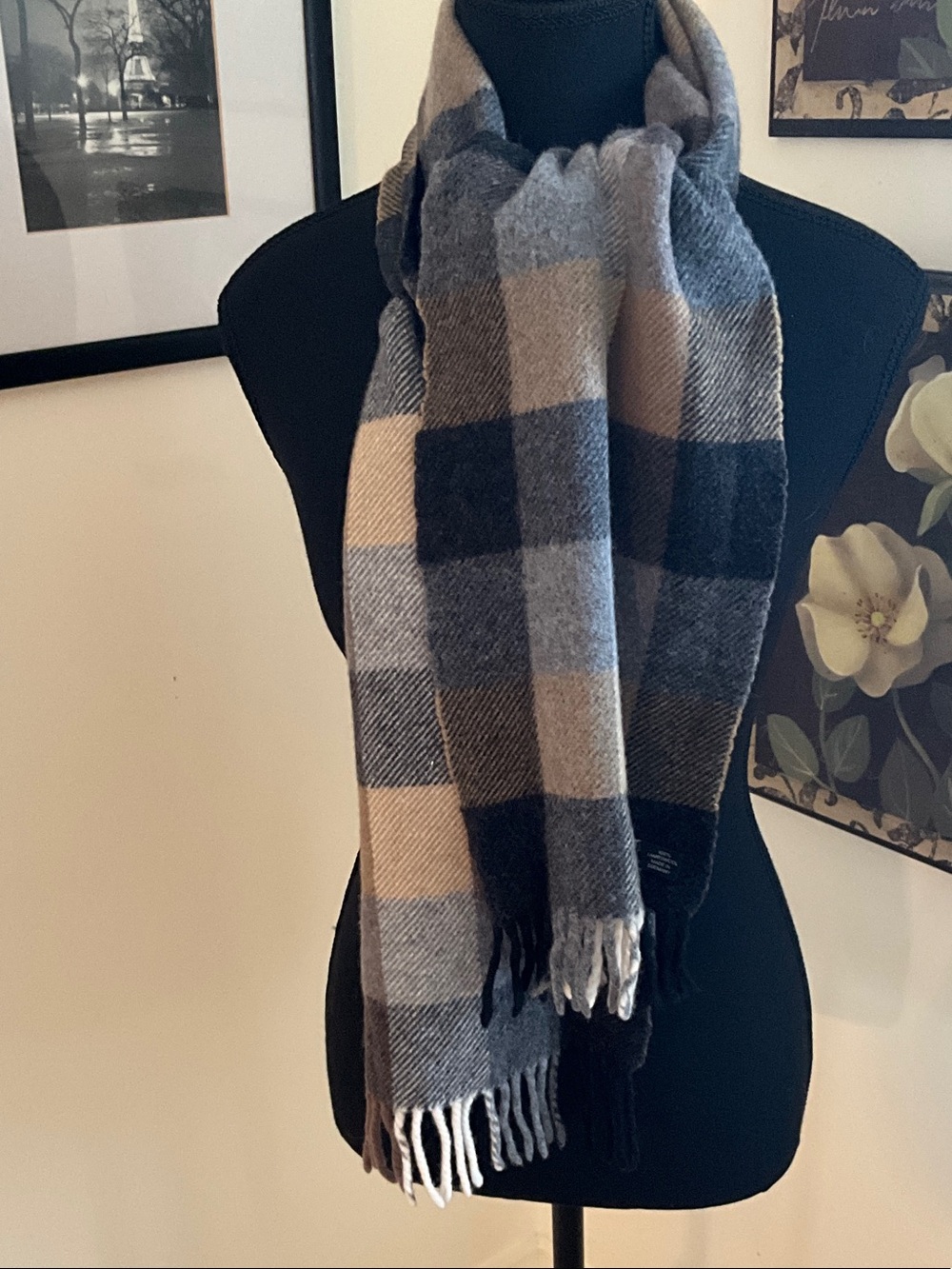 Neutral Plaid Fringe Wrap Scarf in Gray and Black